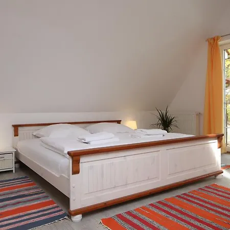 Apartment Schiller 3-3